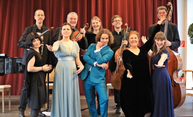 Die Künstler entführten das Publikum in die Welt der Operette. (Foto: Hörmandinger)