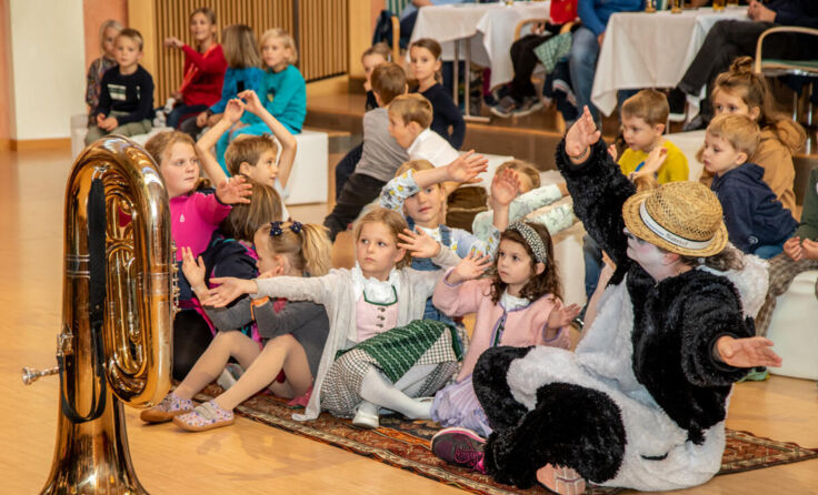 Aladdins fliegender Teppich sorgte für Spaß bei den Kindern. (Foto: CL Event-Photographie)