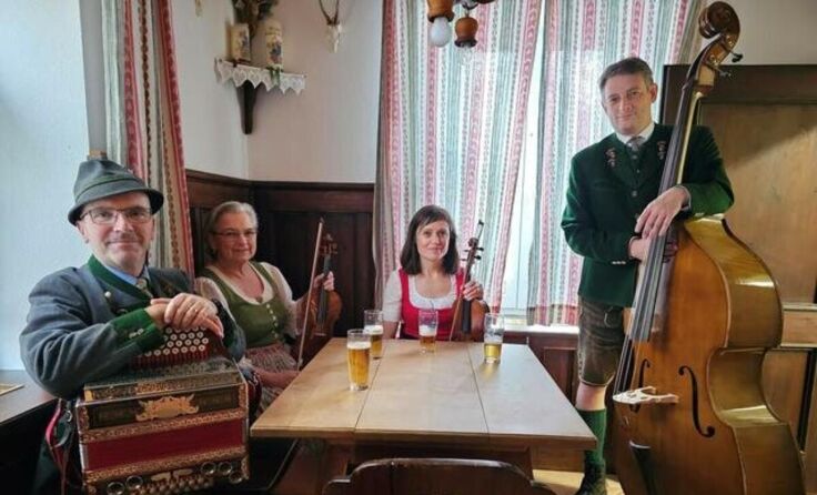 Die Goiserer Geigenmusi begleitet die "Salzkammergut Brauchtumsweihnacht". (Foto: Privat)