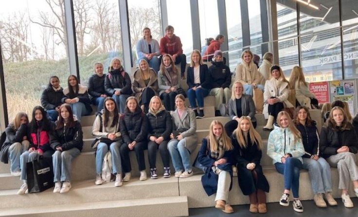 Die HAK-Schülerinnen erkundeten den Campus der JKU in Linz. (Foto: HAK Bad Ischl)