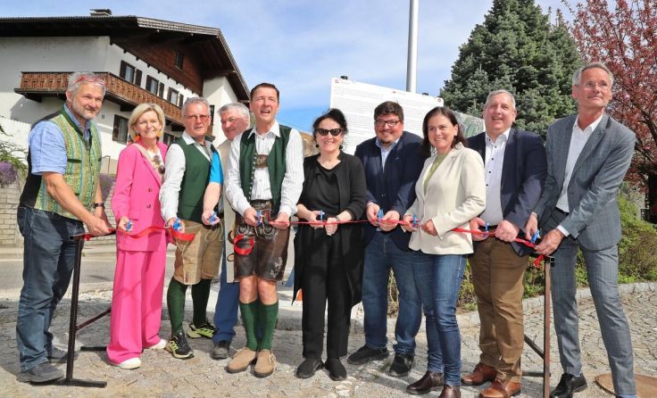 Die "Arena der Menschenrechte" in Roitham wurde feierlich eröffnet. (Foto: Marion Hörmandinger)