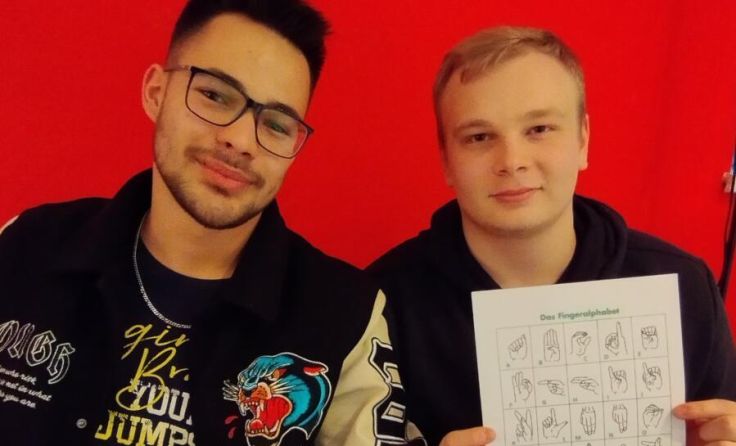 Die Jugendlichen lernten einige nonverbale Begriffe im Workshop. (Foto: JCUV)