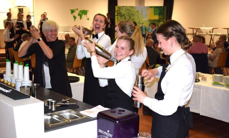 Neben der Küche werden die Talente auch im Bereich Restaurant/Bar ausgebildet. (Foto: TS-Reimair)