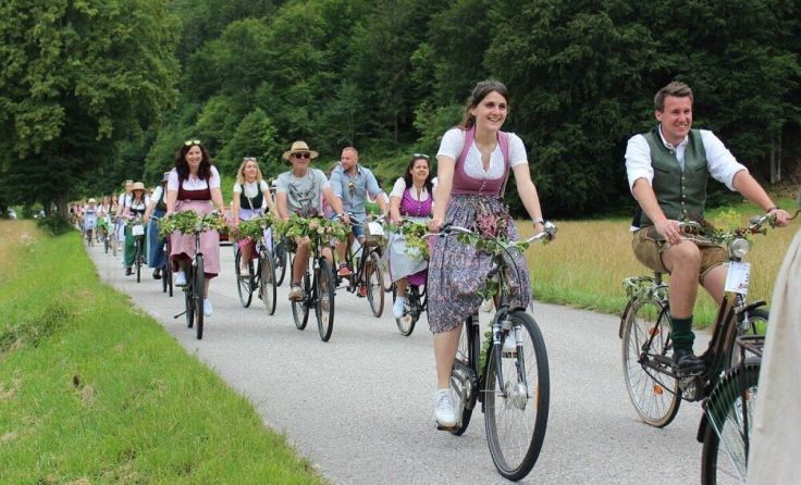 120 Teilnehmer radelten bei der Radlroas durch Ebensee. (Foto: FML)