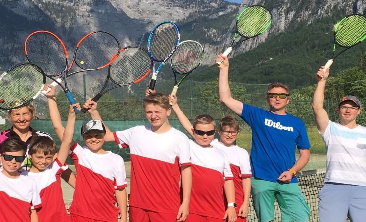 Obertrauns U14 mit den neuen Dressen. Foto: Verein