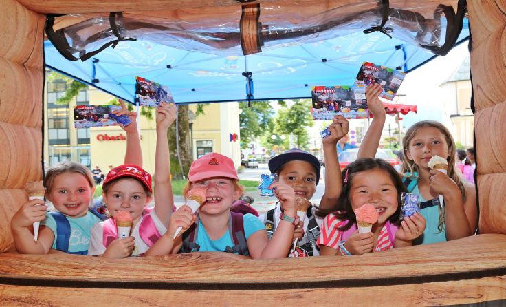Schulkinder freuten sich über Eis Foto: Hörmandinger