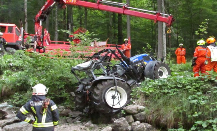 Der Lenker bliebt zum Glück unverletzt. Foto: FF Bad Goisern