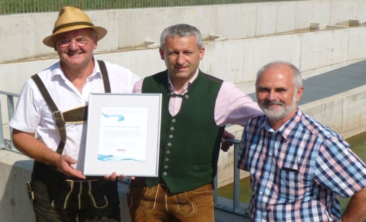 Bgm. Peter Ellmer mit Alfred Binder und Helmut Weiss (v. l.) Foto: Chr. Besendorfer