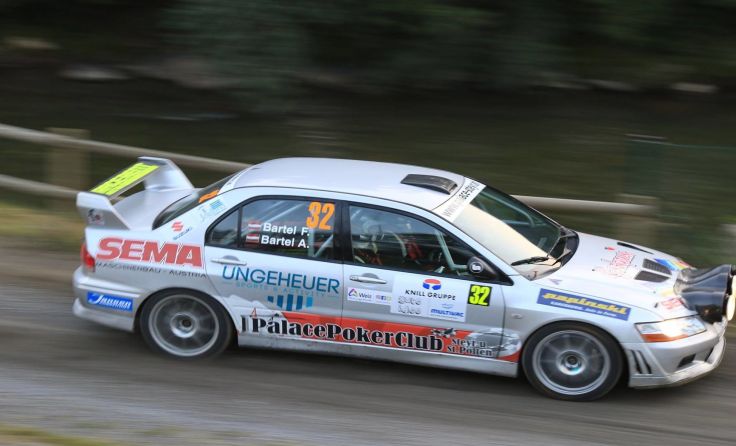 Platten bei Sonderprüfung in Perg Foto: Mühlsteinrallye