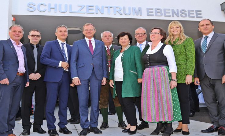 Politik-Prominenz bei feierlicher Schuleröffnung in Ebensee Foto: Hörmandinger
