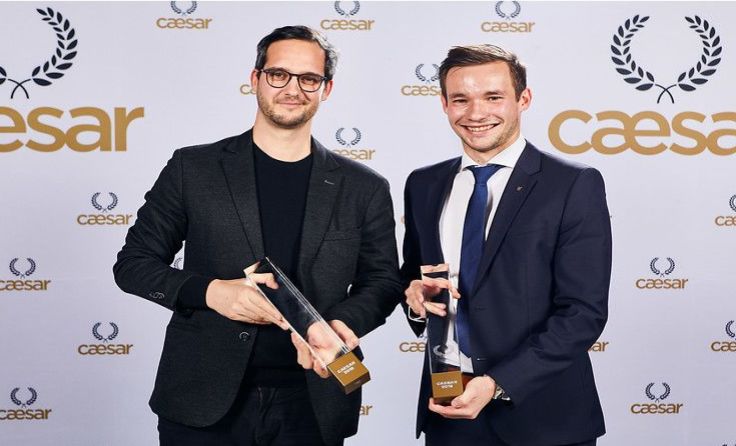 Fotograf Daniel Leitner (li.) freute sich über den „Caesar“. Foto: Cityfoto