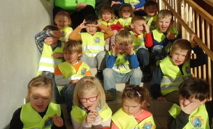 Kleine Weste - großer Schutz. Foto: Gemeinde Bad Goisern