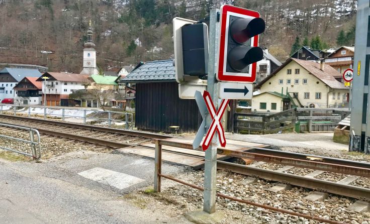 Trotz Protesten kommt Bahnübergang weg.Foto: Thomas Leitner