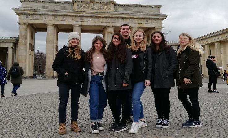 Die Bad Ischler Schüler beim berühmten Brandenburger Tor Foto: TS-Reimair