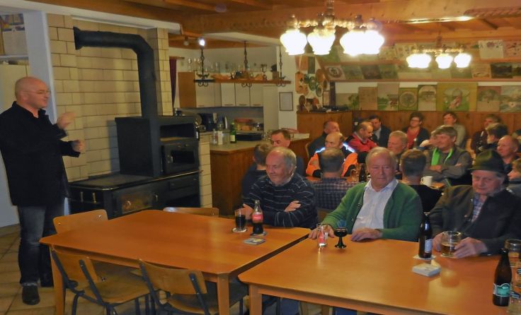 Bürgermeister Peter Ellmer im Gespräch mit der Bevölkerung. Foto: Gemeinde Bad Goisern
