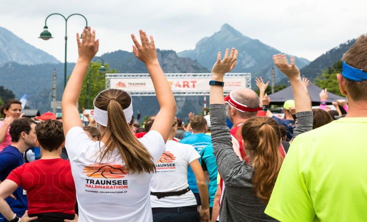Sommerfrische und Laufsport wird kombiniert. Foto: Traunsee Halbmarathon/Bammer