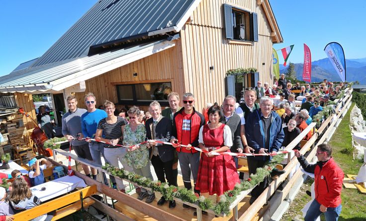 Feierlich wurde die neue Schanzhütte am Feuerkogel eröffnet. Foto: Hörmandinger