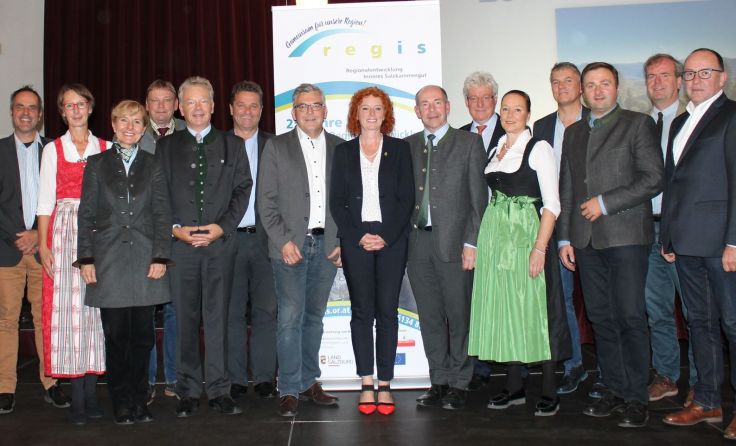 Die Vertreter der Regis-Gemeinden feierten. Foto: Regis