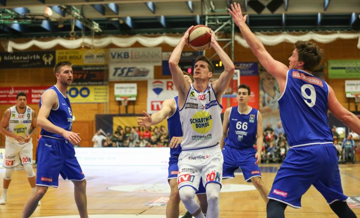 Basket Swans (weiß) im Spiel gegen die Vienna Timberwolves Foto: Hannes Kienesberger