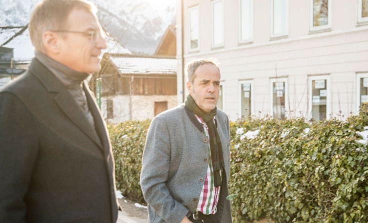 Landeshauptmann Thomas Stelzer im Gespräch mit Bürgermeister Leopold Schilcher. Foto: privat