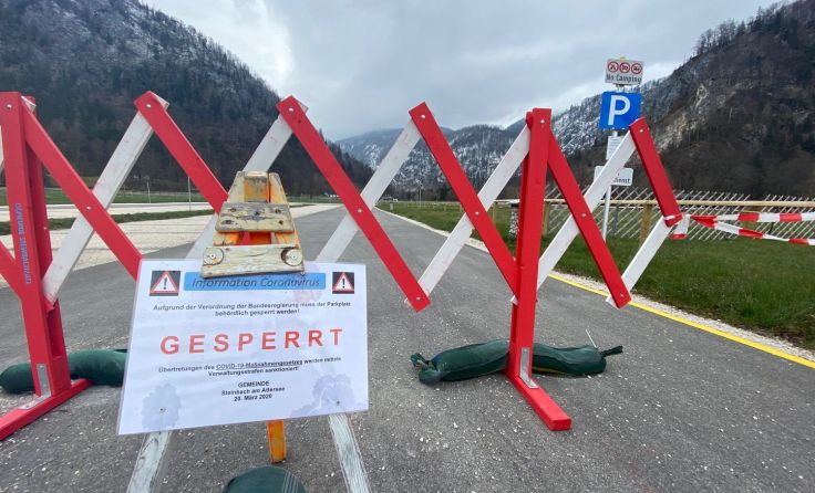 Zahlreichen Parkplätze im Salzkammergut sind gesperrt. Foto: Thomas Leitner