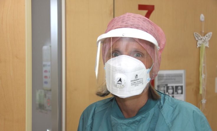 Danielle Bilsky auf der Isolierstation im Klinikum Gmunden. Foto: OÖG
