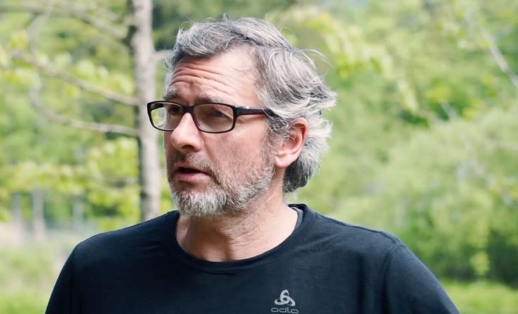 Biofischzüchter Markus Moser spürt bereits Klima-Auswirkungen. Foto: Verein Klimavolksbegehren