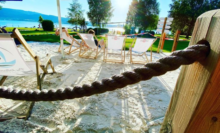 Sandstrandfeeling in Weyregg am Attersee. Foto: Tom Leitner