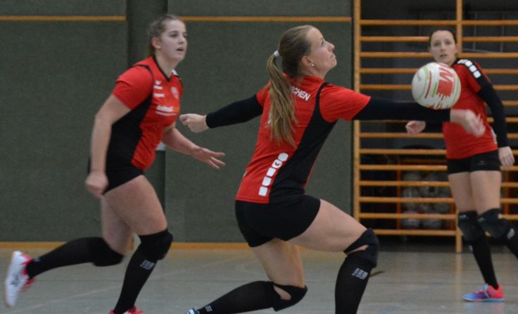 Routinier Nici Sollböck im Zuspiel für Sabine Kranzl Foto: Verein