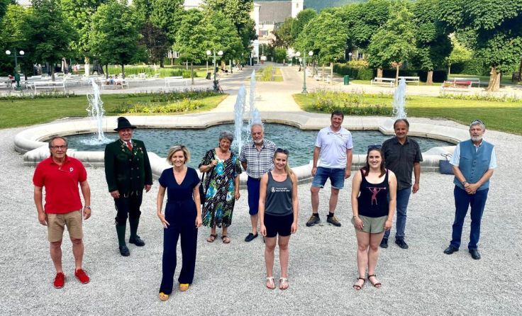 Ischler Vereine mit Stadtchefin Ines Schiller (Foto: Stadtgemeinde Bad Ischl)