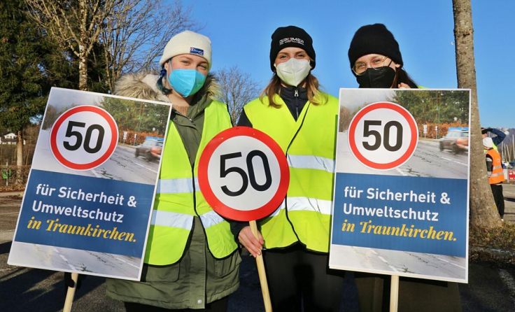 Protestaktion auf der B145 in Traunkirchen (Foto: Hörmandinger)