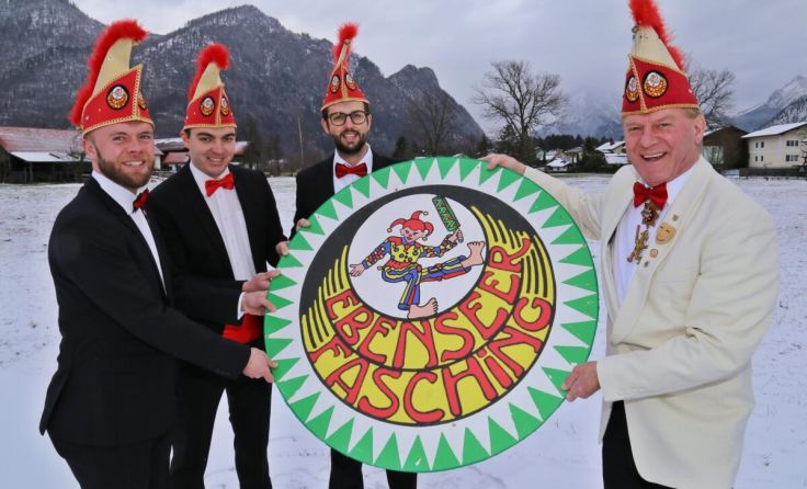 Amtsübergabe Hannes Scheck (re.) an Attwenger, Kasberger, Scheck jun. (Foto: Hörmandinger)