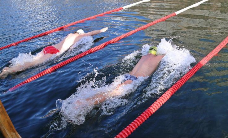 Ice-Swimming Hallstättersee in Obertraun (Foto: Hörmandinger)