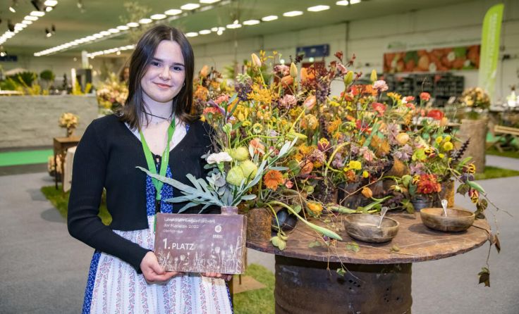 Anna Ursto?ger mit ihren Werkstu?cken LLWB 2022 (Foto: Nik Fleischmann)