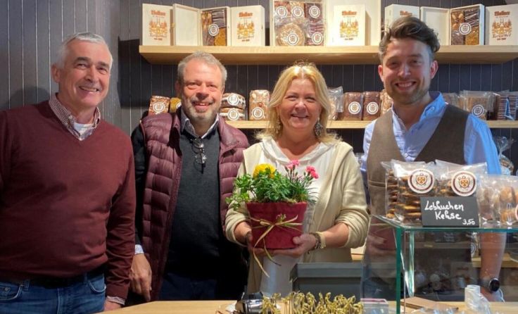Sebastian, Uschi und Roland Wallner mit Wirtschaftsbund-Obmann Arno Perfaller (Foto: Perfaller PR)