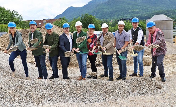 Spatenstich für die neue Wohnanlage in Pfandl. (Foto: Hörmandinger)