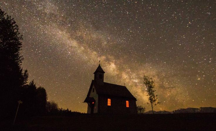 Gahbergkapelle bei Nacht (Foto: Sternwarte Gahberg/Hannes Schachtner)