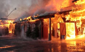 Großbrand zerstörte zahlreiche Gebäude in Westernstadt Pullman City