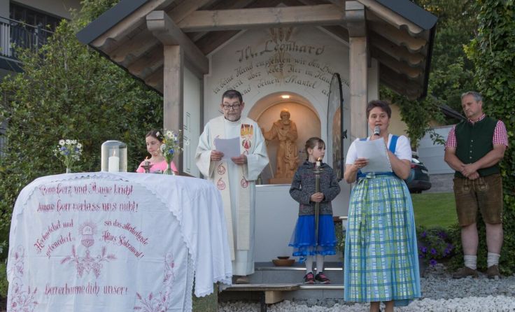 Segnung der neuen Leonhardikapelle (Foto: Ortsbauernschaft Gampern)