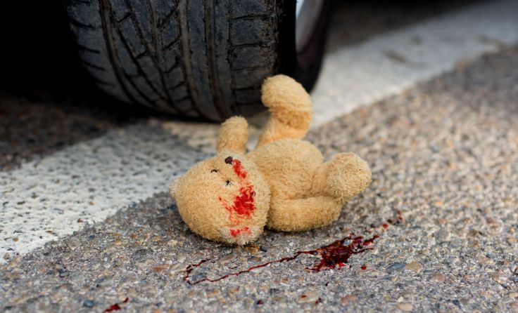 Kind von Auto erfasst (Symbolfoto: stock.adobe/Nadezda Ledyaeva)