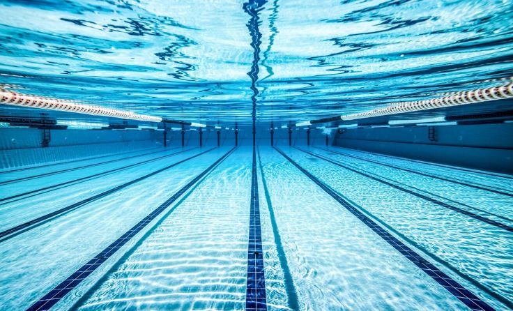 Im Schwimmbad von La Ciotat landete ein Auto (Foto: Andrei Armiagov/stock.adobe)