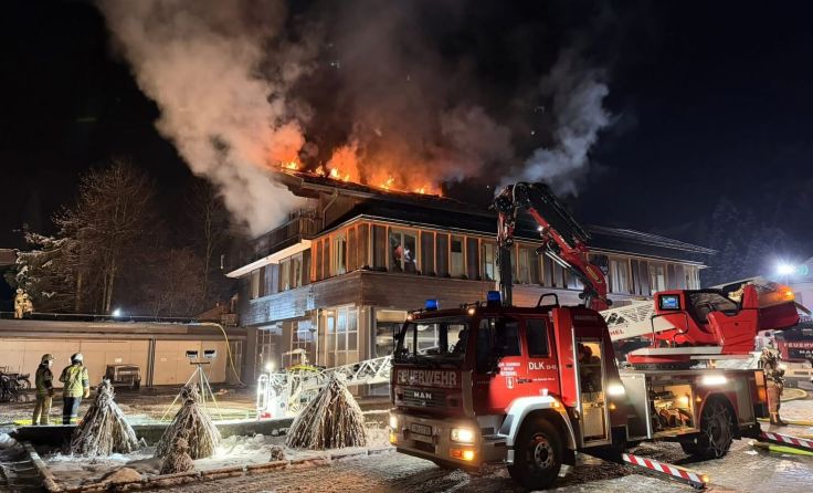 Großbrand in Kitzbühel erneut aufgeflammt (Foto: Stadtfeuerwehr Kitzbühel)