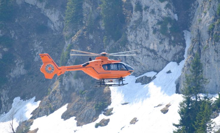 Rettungshubschrauber im Einsatz (Foto: Wolfgang Zwanzger/adobe.stock)