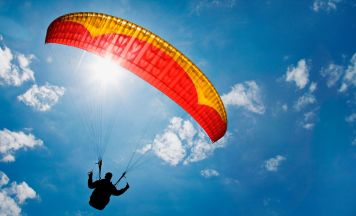 Drama im Stubaital: Paragleiter stürzt 50 Meter in die Tiefe