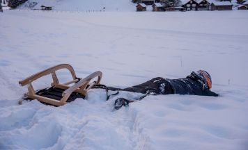 Tödlicher Schlitten-Unfall in Polen: Spaßfahrt endet in Tragödie nahe Krakau