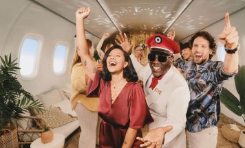 Captain Jack ist zurück: Kult-Star Bruce Lacy wird zum Eurojackpot-Helden