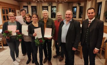 Treue, Engagement, Zukunft: SPÖ Kirchham ehrt langjährige Mitglieder