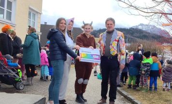 Fasching mit Herz: 530 Euro für Kindergarten Gschwandt gesammelt