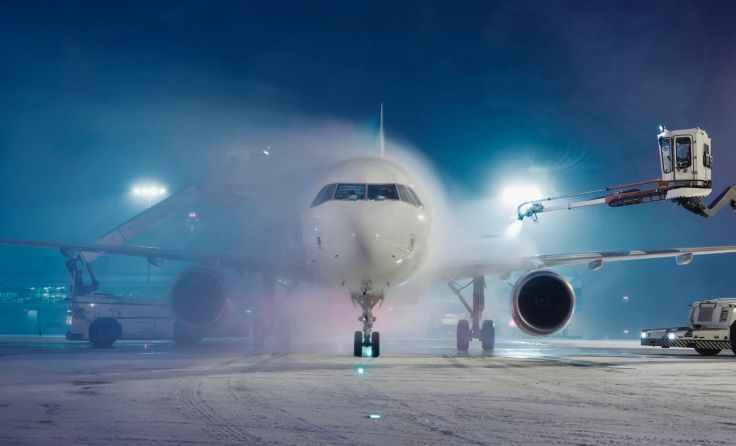 Schnee und Eis führen regelmäßig zu Flugverspätungen (Foto: Chalabala / AdobeStock/LTA)
