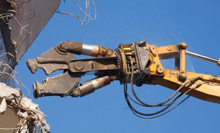 Abrisszange eines Baggers (Symbolfoto: detailfoto/adobe.stock)